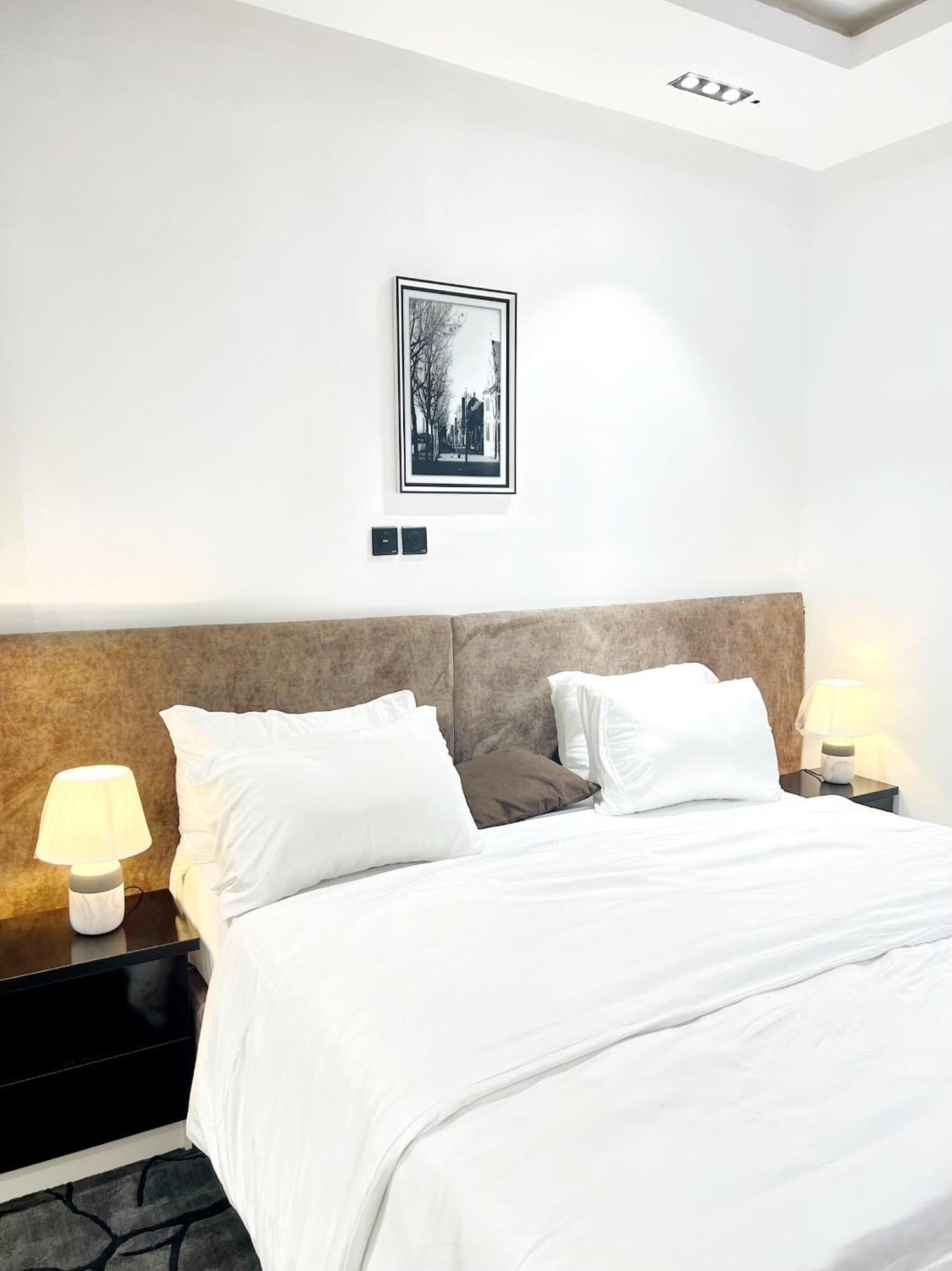 Austra Hotels And Apartments Maitama Abuja Luaran gambar