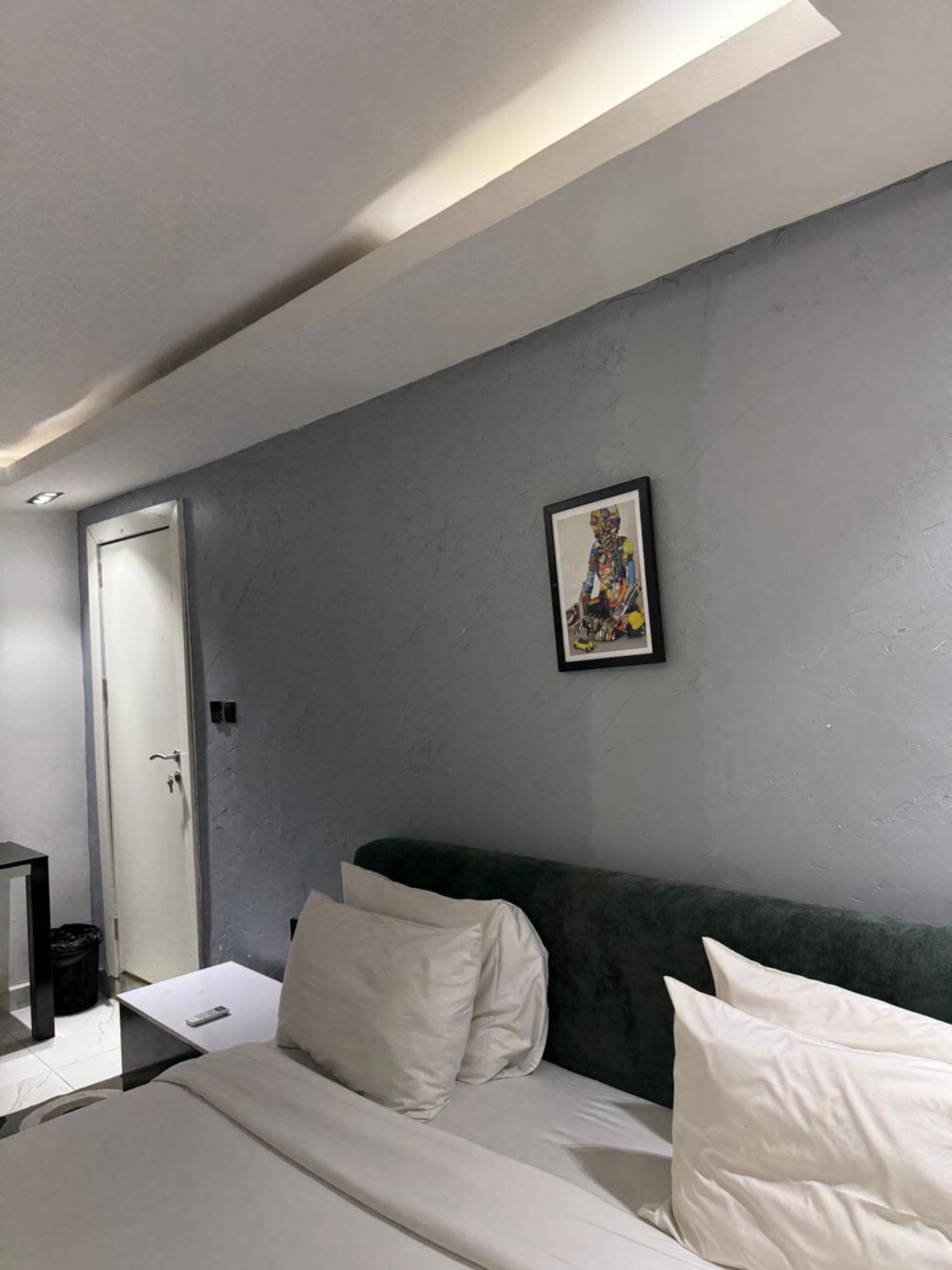 Austra Hotels And Apartments Maitama Abuja Luaran gambar