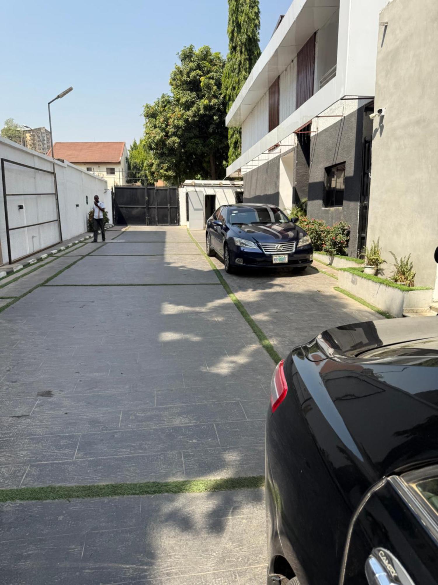 Austra Hotels And Apartments Maitama Abuja Luaran gambar